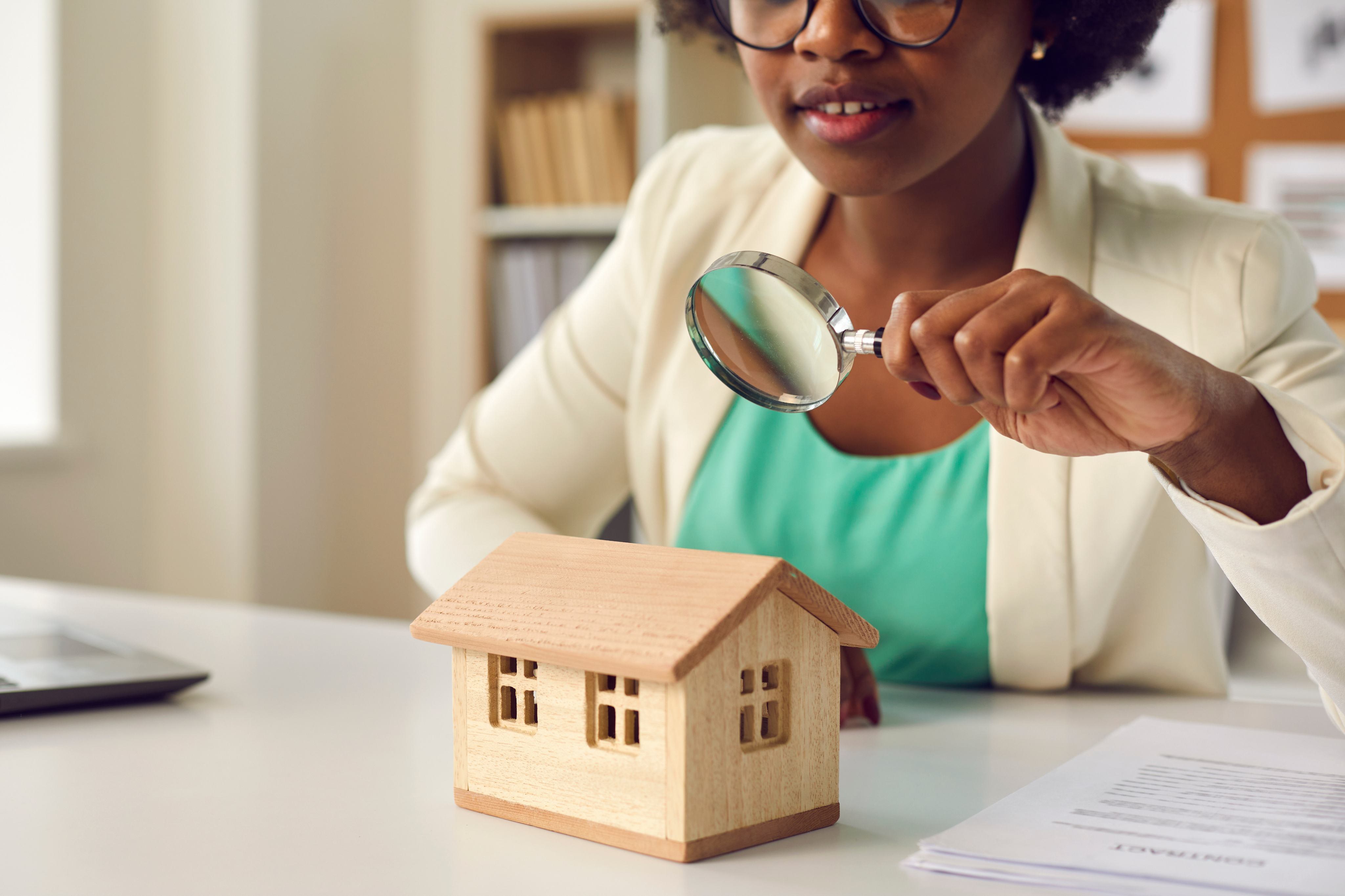 Property return inspection with model house