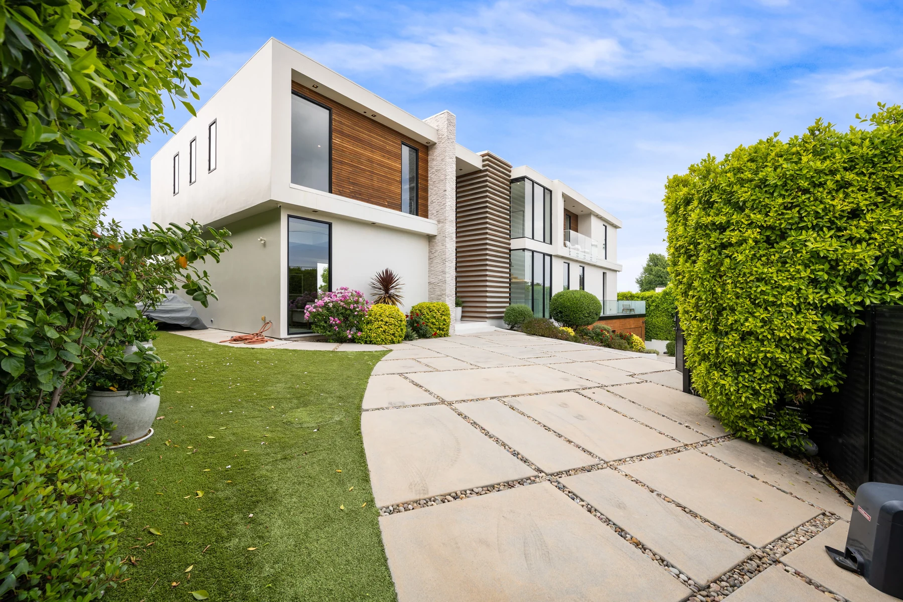 Berlin Reserve modern townhouse