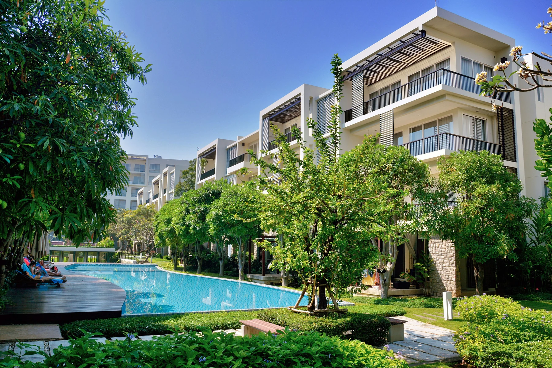 Regent Park Villas exterior